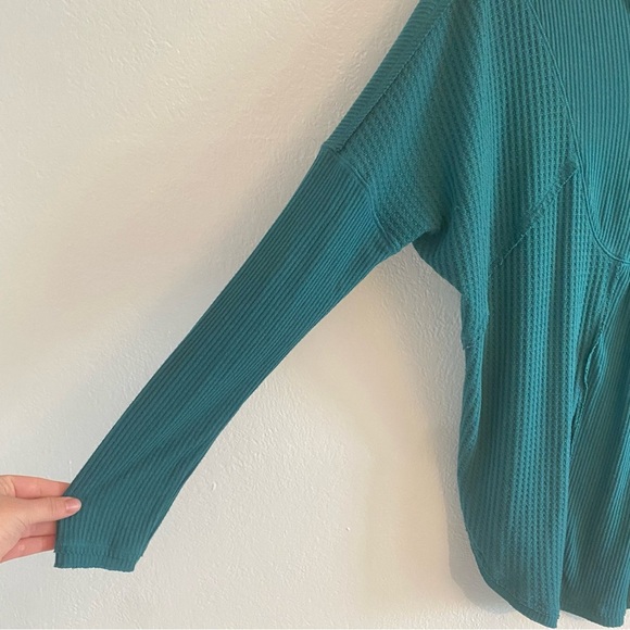 Free People Leo Henley top Relaxed Buttoned Top - Picture 3 of 9